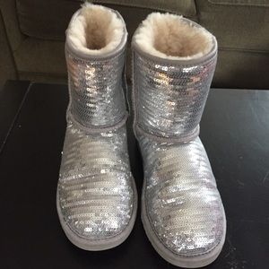 Size 5 silver sequin uggs